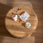 Table basse cylindrique de style rétro avec motif en relief texturé vertical