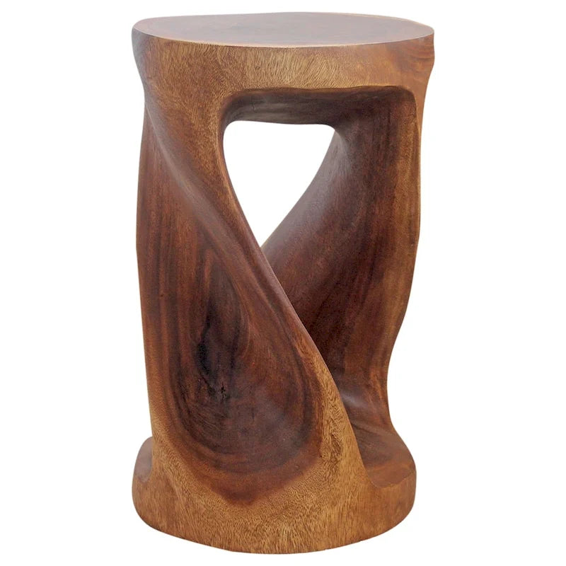 Table d'appoint ronde torsadée sculptée à la main en bois — 35,5 cm Diam. x 58,4 cm H, Fini noyer