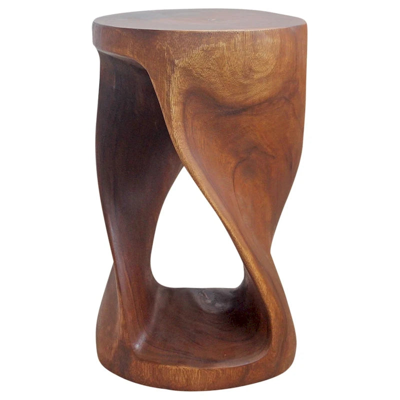 Table d'appoint ronde torsadée sculptée à la main en bois — 35,5 cm Diam. x 58,4 cm H, Fini noyer