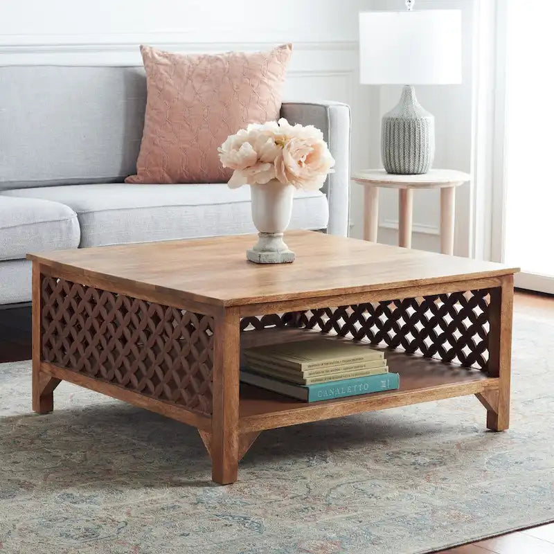 Table basse carrée à étagère unique avec sculptures ajourées — 86 cm