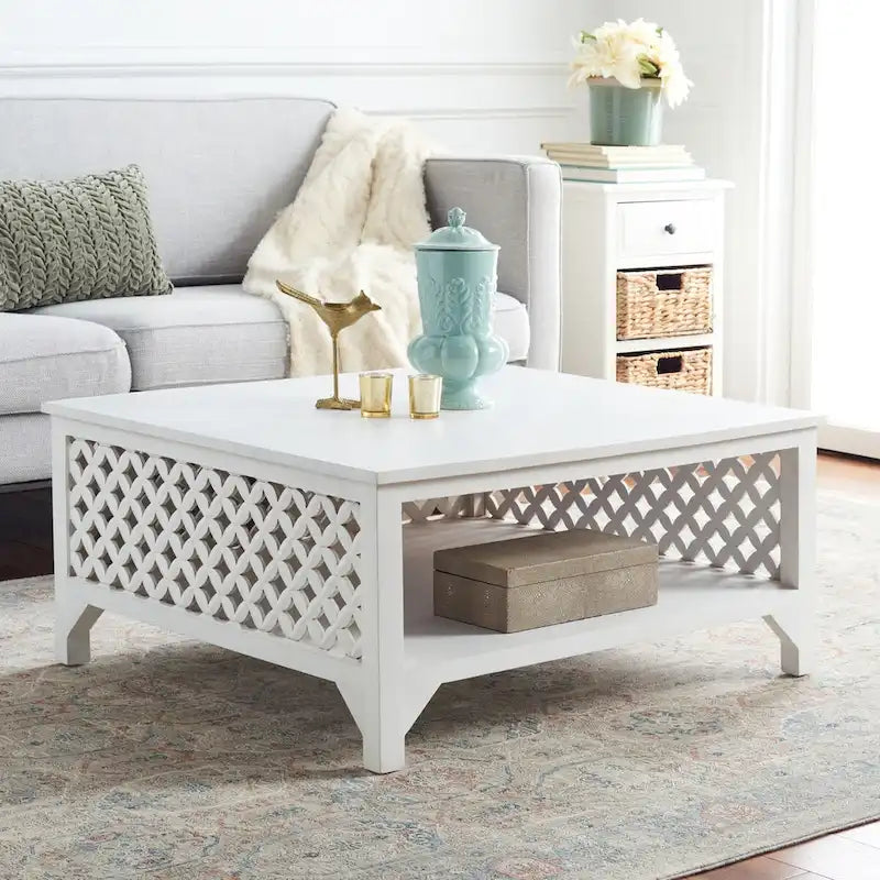 Table basse carrée à étagère unique avec sculptures ajourées — 86 cm